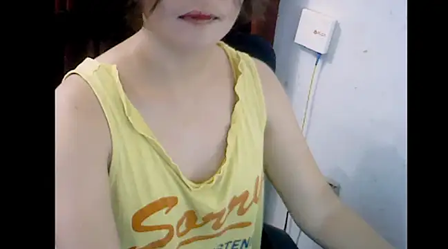 Snapshot of makemefallin chatting on 12/10/24, 02:50 makemefallin online show from 12/10/24, 02:50