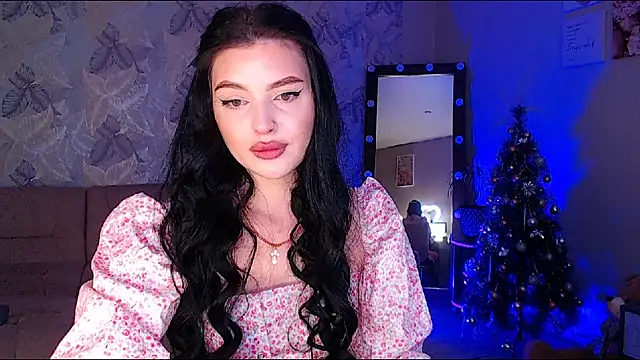 Snapshot of __Malika__ chatting on 12/11/24, 08:15   Malika   online show from 12/11/24, 08:15