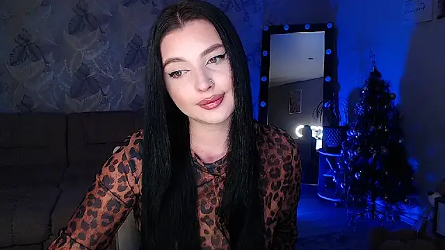 Snapshot of __Malika__ chatting on 12/21/24, 10:17   Malika   online show from 12/21/24, 10:17