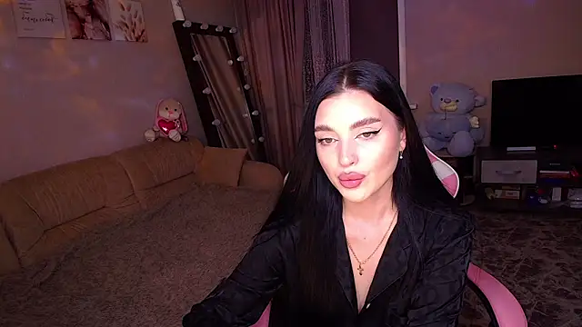 Snapshot of __Malika__ chatting on 09/16/25, 02:40   Malika   online show from 09/16/25, 02:40