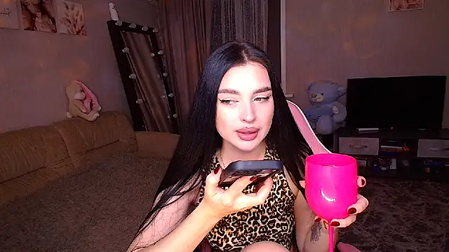 Snapshot of __Malika__ chatting on 09/23/25, 01:58   Malika   online show from 09/23/25, 01:58