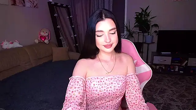 Snapshot of __Malika__ chatting on 10/22/25, 02:39   Malika   online show from 10/22/25, 02:39