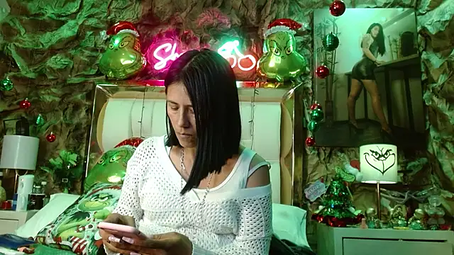 Snapshot of sharoon_cheerry chatting on 12/24/24, 04:51 sharoon cheerry online show from 12/24/24, 04:51