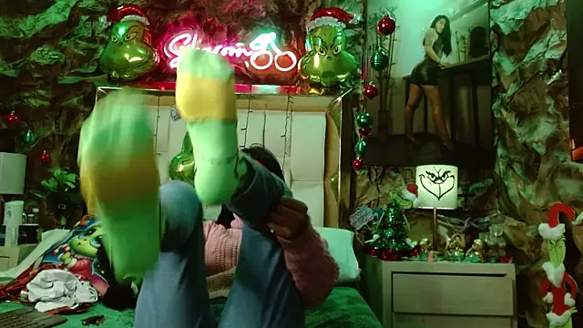 Snapshot of sharoon_cheerry chatting on 12/31/24, 12:25 sharoon cheerry online show from 12/31/24, 12:25