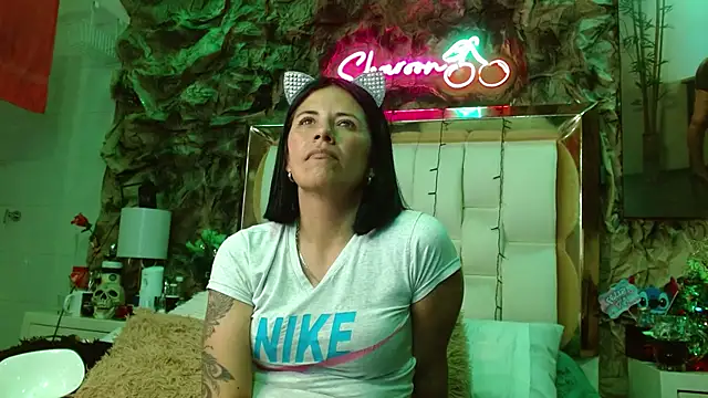 Snapshot of sharoon_cheerry chatting on 01/09/25, 03:12 sharoon cheerry online show from 01/09/25, 03:12