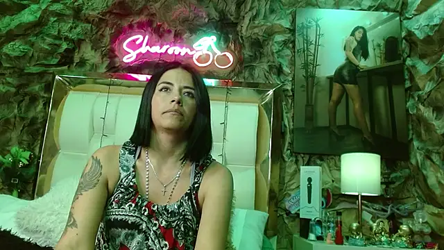 Snapshot of sharoon_cheerry chatting on 01/13/25, 07:31 sharoon cheerry online show from 01/13/25, 07:31