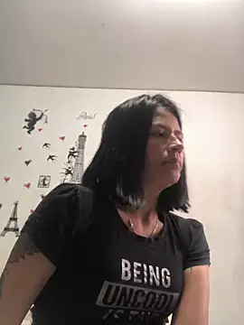 Snapshot of sharoon_cheerry chatting on 02/20/25, 03:41 sharoon cheerry online show from 02/20/25, 03:41