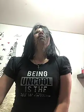 Snapshot of sharoon_cheerry chatting on 02/20/25, 06:46 sharoon cheerry online show from 02/20/25, 06:46