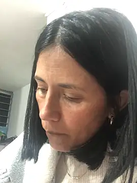 Snapshot of sharoon_cheerry chatting on 02/25/25, 01:09 sharoon cheerry online show from 02/25/25, 01:09