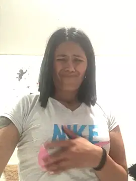 Snapshot of sharoon_cheerry chatting on 02/27/25, 07:04 sharoon cheerry online show from 02/27/25, 07:04