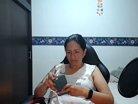 Snapshot of sharoon_cheerry chatting on 09/10/25, 09:53 sharoon cheerry online show from 09/10/25, 09:53