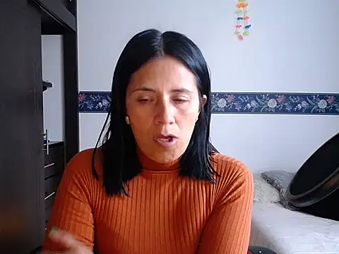 Snapshot of sharoon_cheerry chatting on 09/11/25, 11:32 sharoon cheerry online show from 09/11/25, 11:32