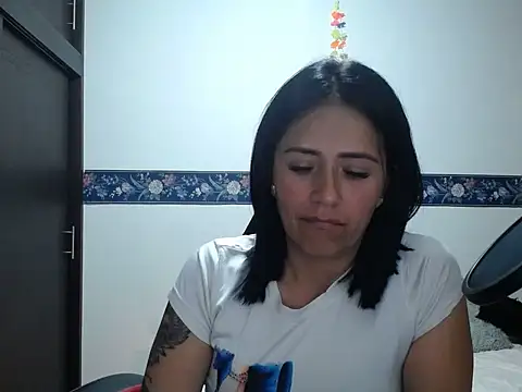 Snapshot of sharoon_cheerry chatting on 09/11/25, 11:49 sharoon cheerry online show from 09/11/25, 11:49