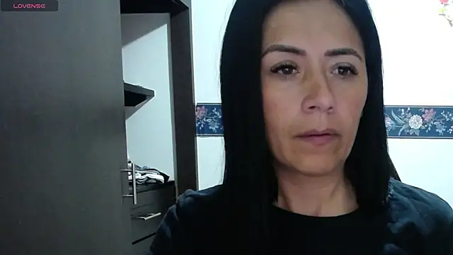 Snapshot of sharoon_cheerry chatting on 09/16/25, 10:49 sharoon cheerry online show from 09/16/25, 10:49