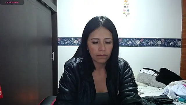 Snapshot of sharoon_cheerry chatting on 09/19/25, 02:02 sharoon cheerry online show from 09/19/25, 02:02