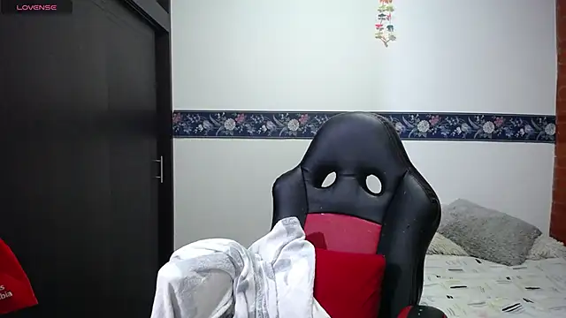 Snapshot of sharoon_cheerry chatting on 09/20/25, 02:56 sharoon cheerry online show from 09/20/25, 02:56