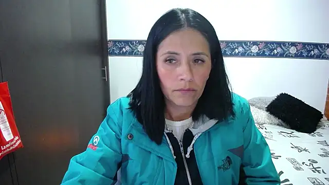 Snapshot of sharoon_cheerry chatting on 10/16/25, 02:01 sharoon cheerry online show from 10/16/25, 02:01