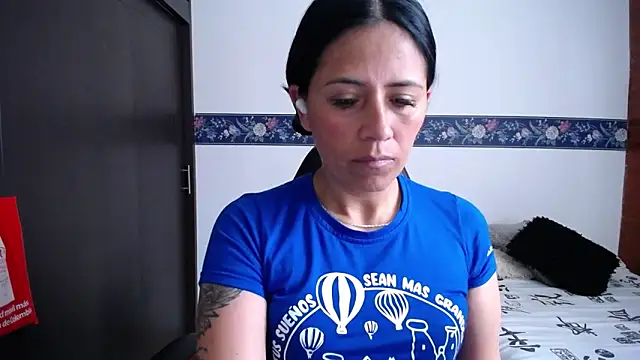 Snapshot of sharoon_cheerry chatting on 10/18/25, 03:24 sharoon cheerry online show from 10/18/25, 03:24