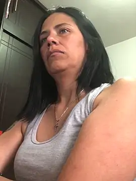 Snapshot of sharoon_cheerry chatting on 10/23/25, 11:53 sharoon cheerry online show from 10/23/25, 11:53