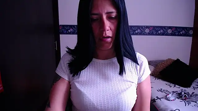 Snapshot of sharoon_cheerry chatting on 10/30/25, 03:57 sharoon cheerry online show from 10/30/25, 03:57