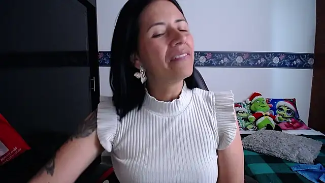 Snapshot of sharoon_cheerry chatting on 01/10/26, 02:30 sharoon cheerry online show from 01/10/26, 02:30