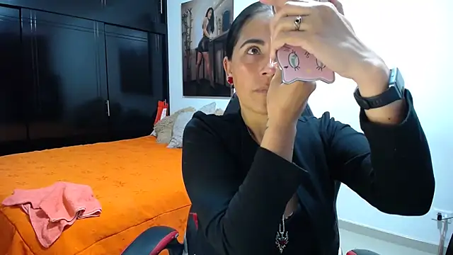 Snapshot of sharoon_cheerry chatting on 02/12/26, 01:50 sharoon cheerry online show from 02/12/26, 01:50