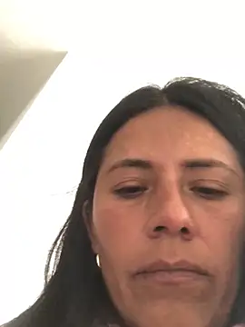 Snapshot of sharoon_cheerry chatting on 03/18/26, 04:10 sharoon cheerry online show from 03/18/26, 04:10