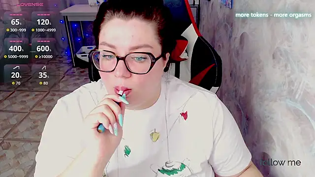 Snapshot of alexa_sweetyy chatting on 05/12/26, 06:10 alexa sweetyy online show from 05/12/26, 06:10