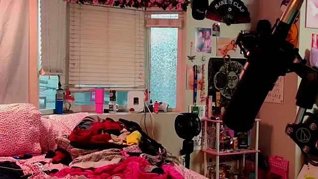 MissRomero online show from 09/23/25, 01:30