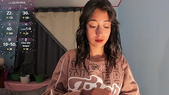 Snapshot of Scarlet_wd18 chatting on 02/28/25, 10:20 Scarlet wd18 online show from 02/28/25, 10:20