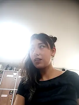 Snapshot of Scarlet_wd18 chatting on 03/15/25, 08:32 Scarlet wd18 online show from 03/15/25, 08:32