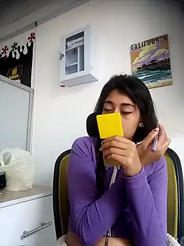 Snapshot of Scarlet_wd18 chatting on 03/18/25, 08:37 Scarlet wd18 online show from 03/18/25, 08:37