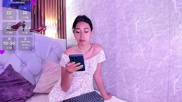 Snapshot of Scarlet_wd18 chatting on 03/21/25, 09:01 Scarlet wd18 online show from 03/21/25, 09:01