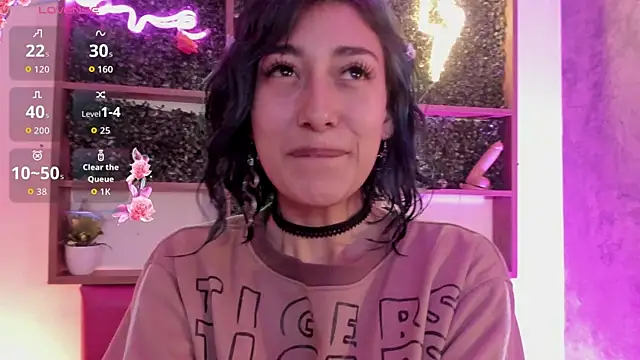 Snapshot of Scarlet_wd18 chatting on 10/03/25, 05:04 Scarlet wd18 online show from 10/03/25, 05:04