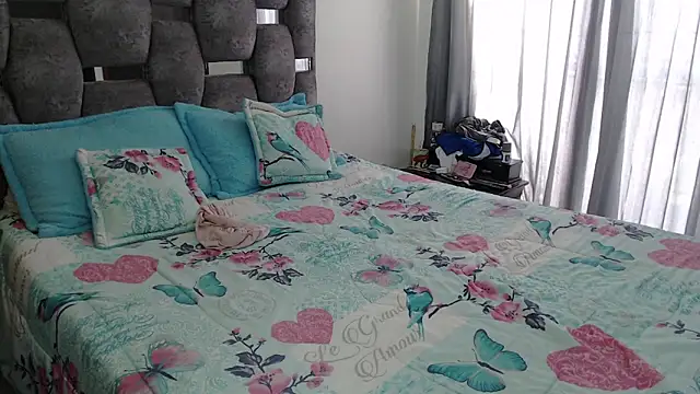 sara hott 1 online show from 03/21/26, 06:33