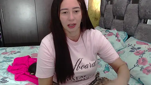 sara hott 1 online show from 07/08/26, 03:27