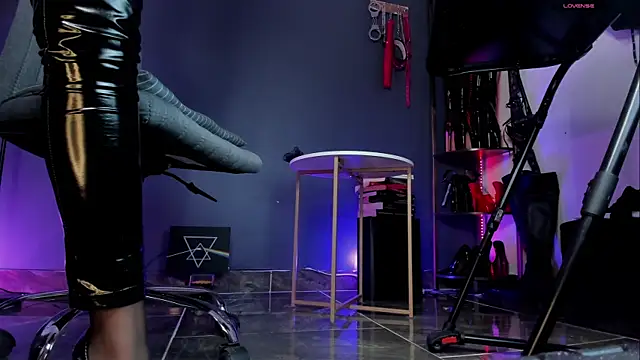 goddessalice online show from 11/13/25, 09:03