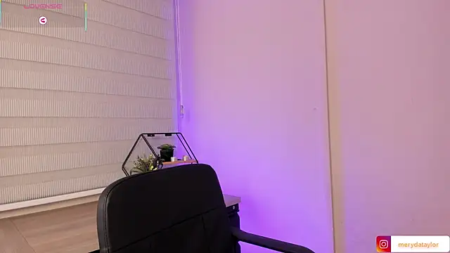 MERIDA TAYLOR online show from 02/13/25, 06:48