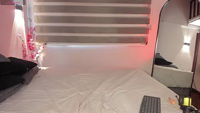 MERIDA TAYLOR online show from 10/06/25, 01:52