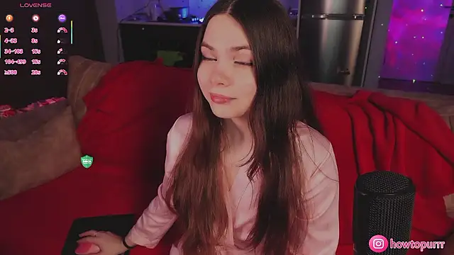 Snapshot of How2Meow chatting on 03/06/26, 05:31 How2Meow online show from 03/06/26, 05:31