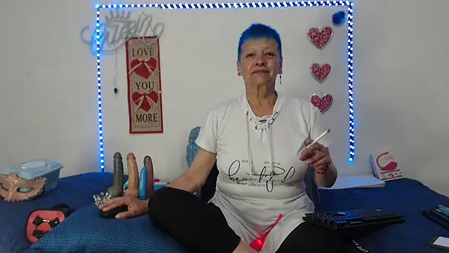 loquitaqueen011 online show from 01/25/25, 11:54