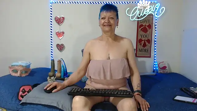 loquitaqueen011 online show from 04/04/26, 02:36