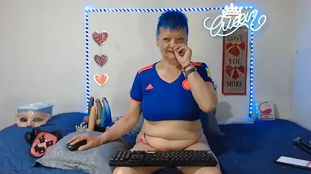 Snapshot of loquitaqueen011 chatting on 06/23/26, 02:48 loquitaqueen011 online show from 06/23/26, 02:48