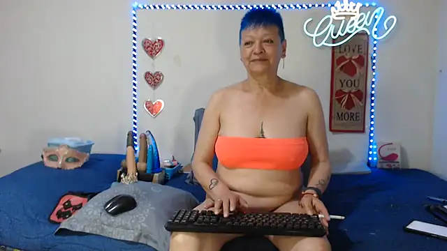 Snapshot of loquitaqueen011 chatting on 07/05/26, 03:30 loquitaqueen011 online show from 07/05/26, 03:30