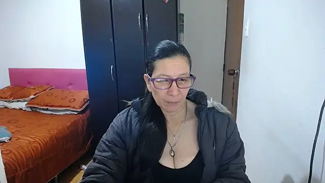 Snapshot of latin49 chatting on 06/27/26, 05:34 latin49 online show from 06/27/26, 05:34
