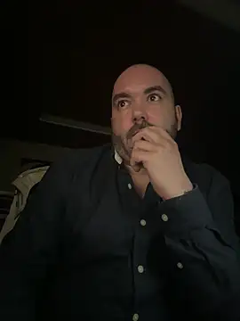 Snapshot of Ju_rine007 chatting on 12/25/24, 06:31 Ju rine007 online show from 12/25/24, 06:31