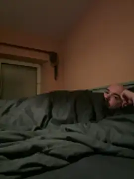 Snapshot of Ju_rine007 chatting on 12/18/25, 01:22 Ju rine007 online show from 12/18/25, 01:22