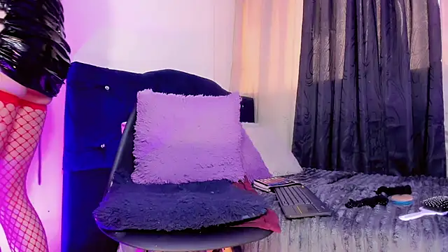 lesly xx online show from 03/10/26, 07:08