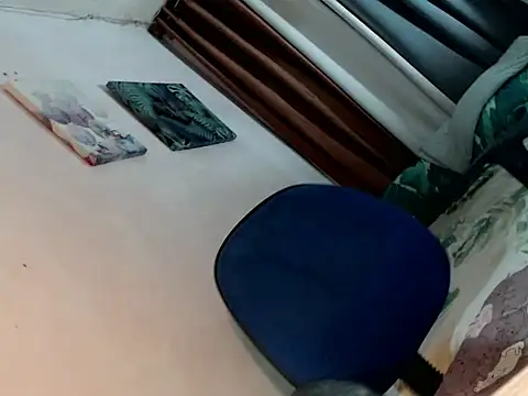 Snapshot of SweetlovelyLhena chatting on 12/01/25, 05:29 SweetlovelyLhena online show from 12/01/25, 05:29