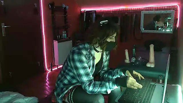 Ginny-the-bdsm-nympho online show from 03/16/25, 06:01